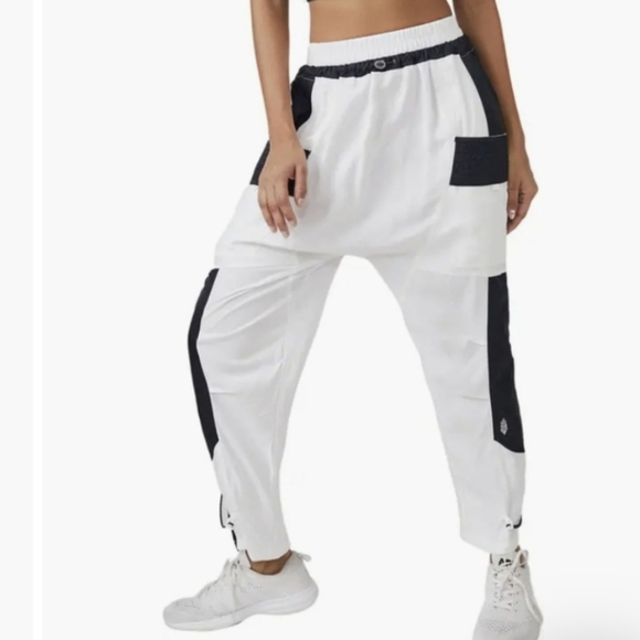 FP Movement Tricked Out Colorblocked Cargo Pants - Size M - Picture 1 of 16